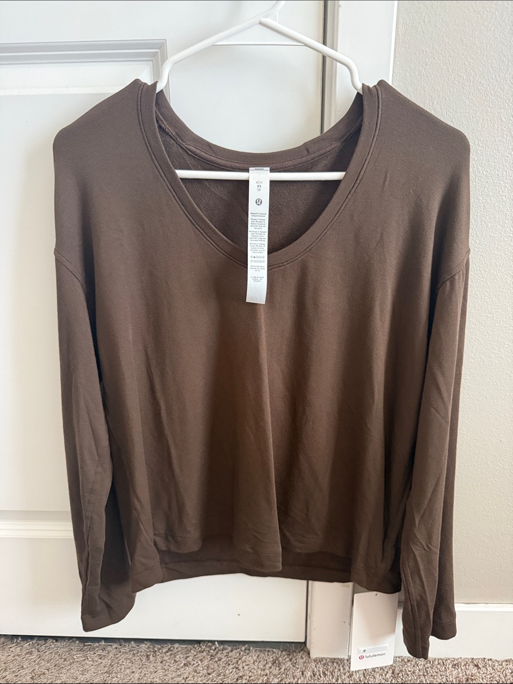 New lululemon BeCalm v neck Bell sleeve shirt size xs brown!